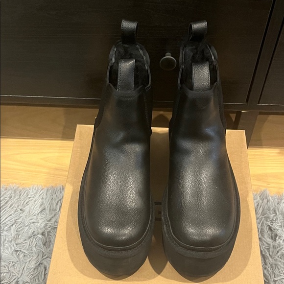 Ugg Neumel Platform Chelsea - Picture 1 of 5